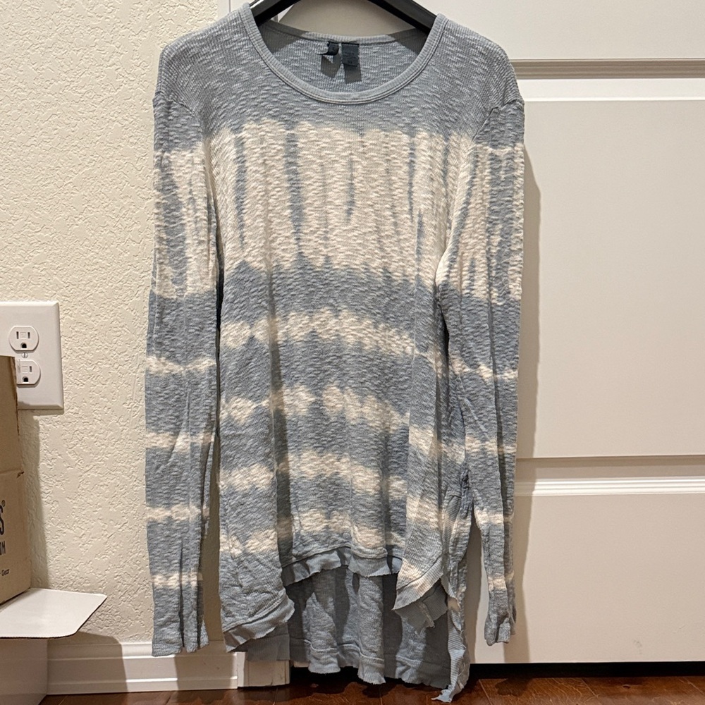 Striped Light Blue & Cream Long-Sleeve Women's Top